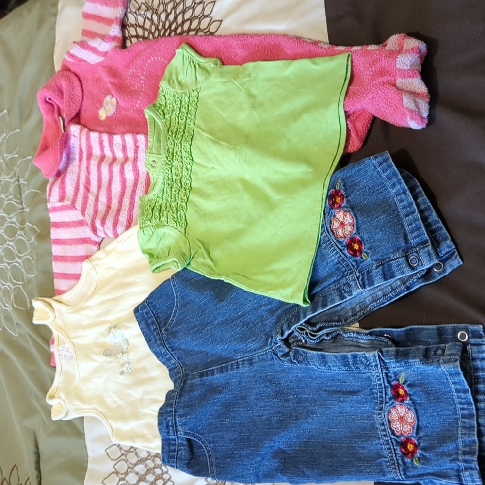 Bundle of Baby Clothes - 6-9 months